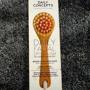 Daily Concepts dry facial brush